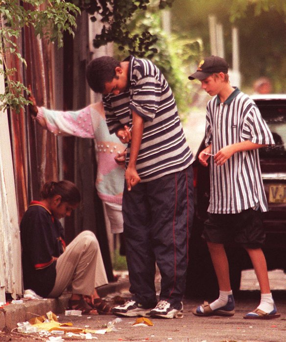 Heroin users on Everleigh Street, Redfern, January 28, 1999.