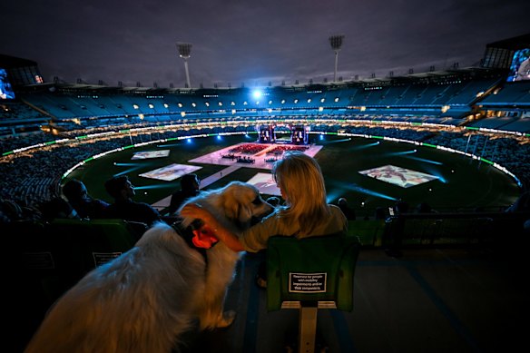 The Age's sports editor Chloe Saltau reported that "the atmosphere at the ground was quiet and sentimental, very different from a Boxing Day Test or a footy match. Listening to Warne’s father, Keith, talk about his son, his voice wavering right at the end, reinforces this is a family coming to terms with their loss, who just happened to be a phenomenal cricketer."