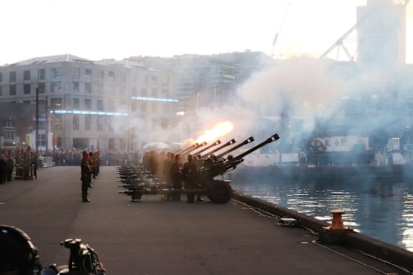 A cannon is fired over Wellington harbour by soldiers from the 16 Field Regiment as part of the 96 gun salute to mark the death of the Queen on September 09, 2022 in Wellington, New Zealand.