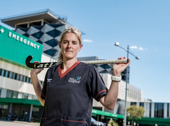 Hockeyroos goalie Rachael Lynch, is working as a nurse at the Fiona Stanley Hospital in Perth during the Coronavirus pandemic.