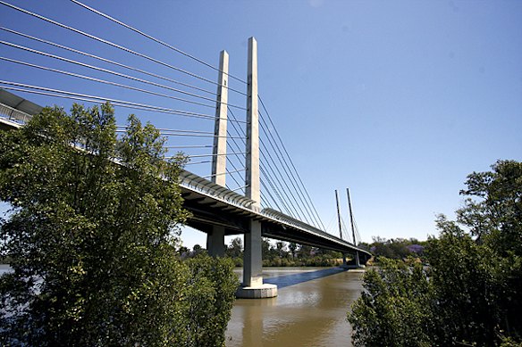 The Eleanor Schonell Bridge