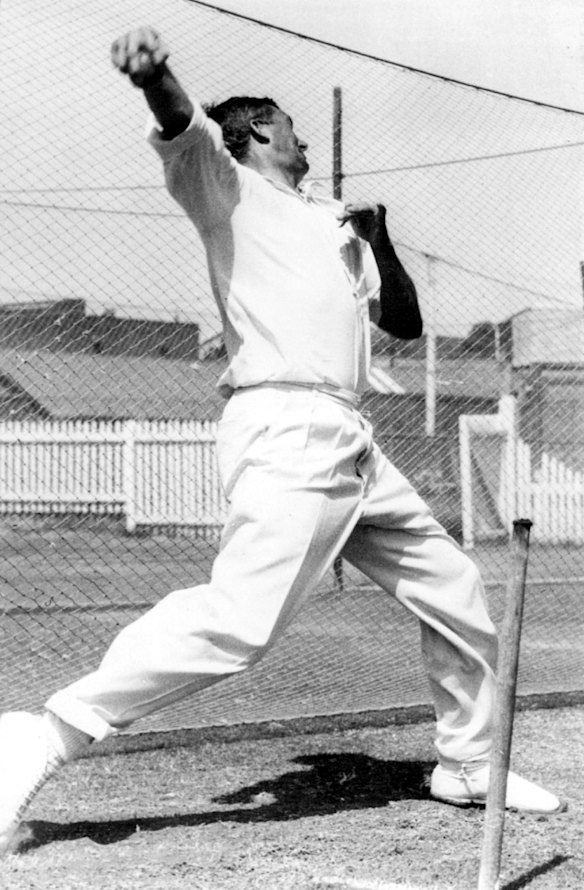 Richie Benaud in the nets in 1964.