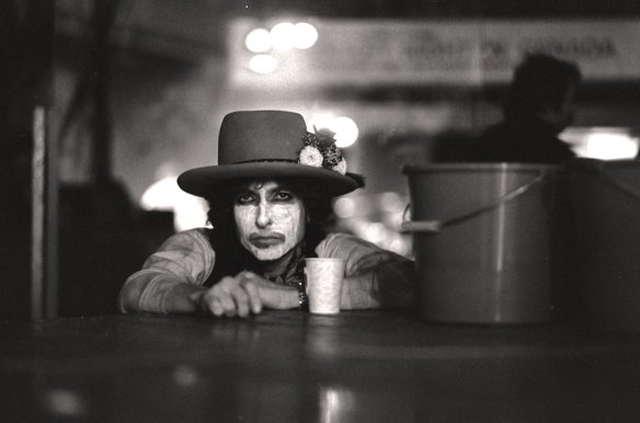 Martin Scorsese's Rolling Thunder Revue follows Bob Dylan's most peculiar tour of all. 