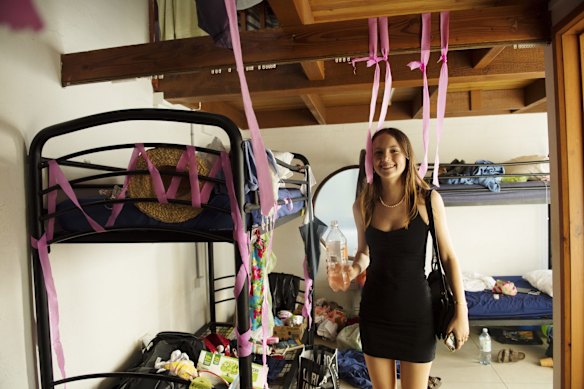 Schoolies from Freshwater Senior Campus at Aquarius Backpackers.
