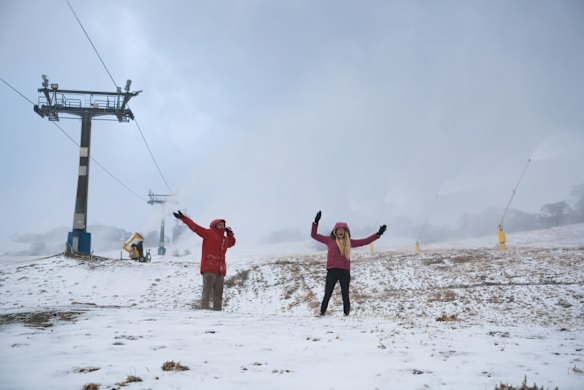 First snow falls at Perisher. 
