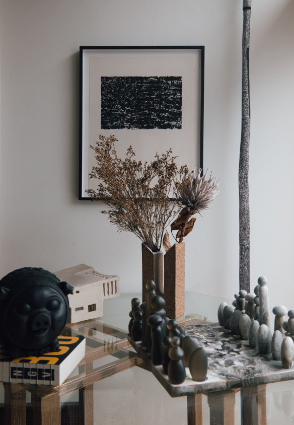 Works in Rachael Hart’s home include a piece by mid-century artist Jasper Johns and (bottom left) a sculpture by Melbourne artist Jarrah De Kuijer.