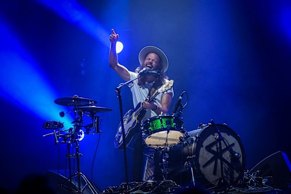 Shaun Kirk playing the Music City Stage.