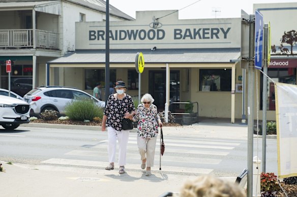 Smoke haze continues around Braidwood.