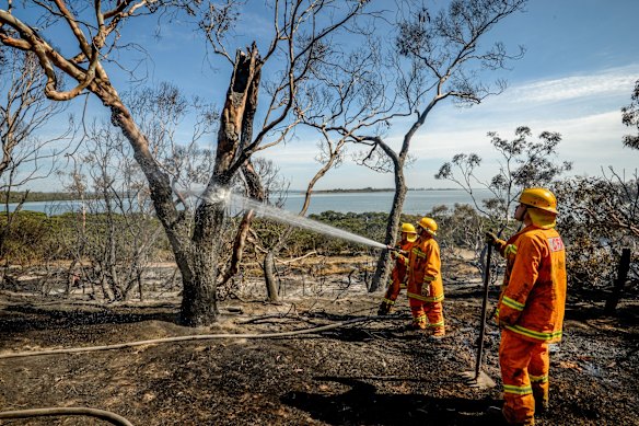 Fears still fan over Crib Point fire