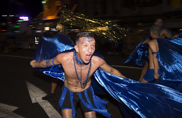 People during the pararde.