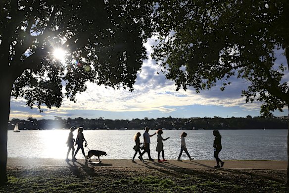 Sydneysiders take advantage of the many dedicated walking paths around the suburbs of Sydney including the area around Rozelle and Drummoyne on the water in the Inner West. 