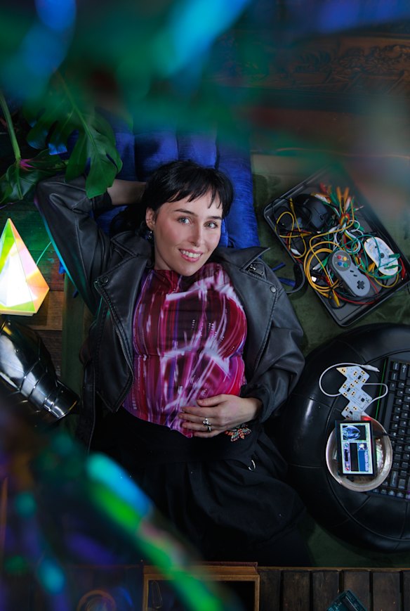 Geelong-based artist Laura Alice Bracken is one of a growing number of young women building their own cyberdecks, or portable computers, from scratch.