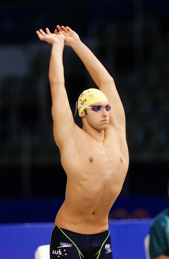 Ian Thorpe prepares to swim in the men's 400m freestyle heats.