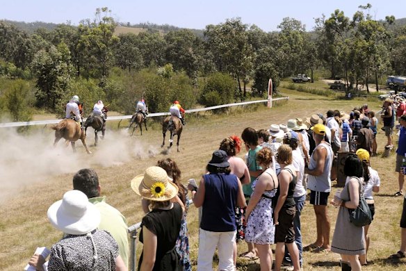 Note the heavy tree cover at Buchan - the horse go out of sight in the back straight.