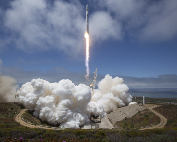 A SpaceX Falcon 9 rocket launches the GRACE-FO spacecraft in California on Wednesday.