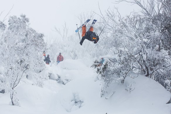 The Blizzard of Oz has entered its 2nd day and wow did it deliver as skiiers enjoyed a day on and above the snow.