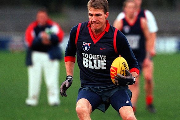 Jim Stynes at Melbourne training at Junction Oval, July 23 1997.