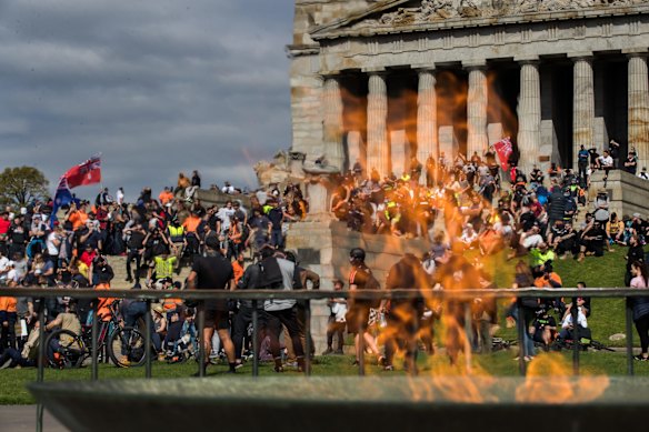Thousands of people angry about vaccinations and Lockdowns shut down parts of the city and descended on the Shrine of Remembrance before being forced out by riot police. 