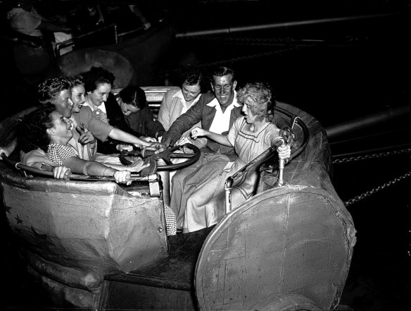 "The Heyday is sure to be popular, and also the Whip." Night scenes from Luna Park, late 1930s.