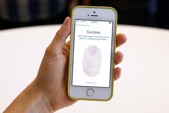 The iPhone 5S fingerprint scanner in action.
