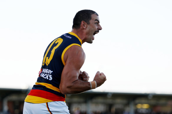 Taylor Walker has inked a contract extension, and will be a Crow for life.