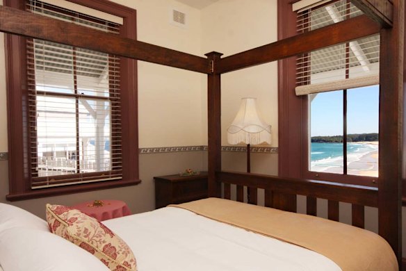 Sugarloaf Point Lighthouse, Seal Rocks.