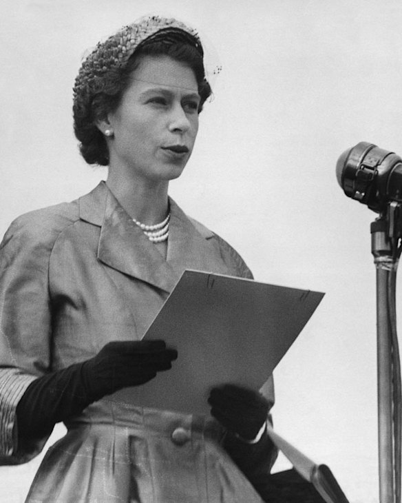 Queen Elizabeth speaks to the crowd on her visit to Hamilton, Victoria.