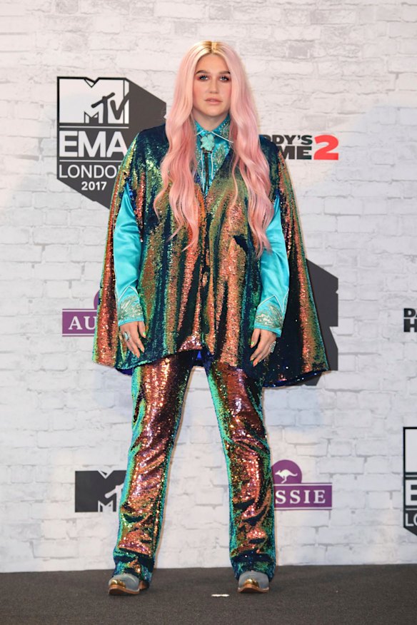 Singer Kesha wore a technicolour co-ord.