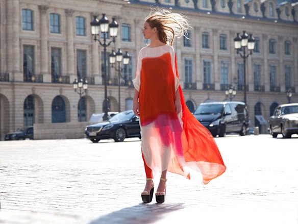 From the spring-summer2016 collection by Akira Isogawa who has shown in Paris since 1998. 