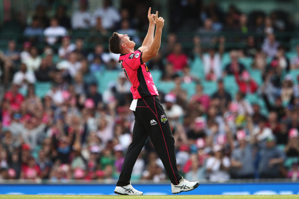 Sean Abbott is pushing hard to return for the Sydney Sixers on Friday.