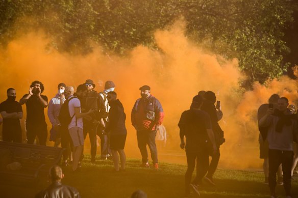 Thousands of people angry about vaccinations and Lockdowns shut down parts of the city and descended on the Shrine of Remembrance before being forced out by riot police. 