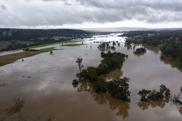 Flooding along the Nepean river near Greendale.