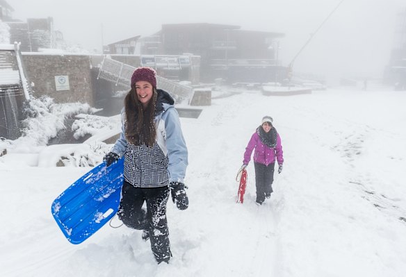 The first snow falls for 2018 at Falls Creek.