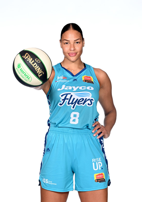 Liz Cambage.