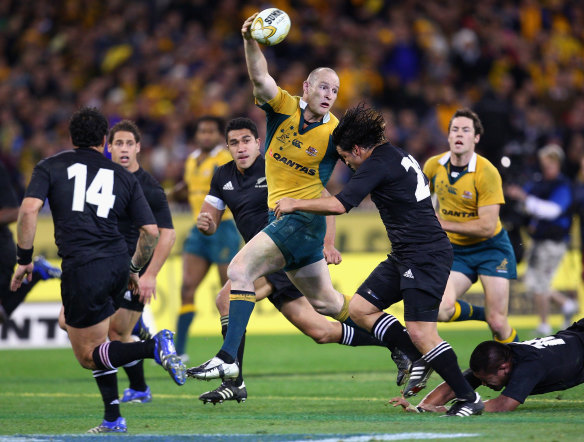 Stirling Mortlock 卸载 2007 年在 MCG 尝试的小袋鼠。