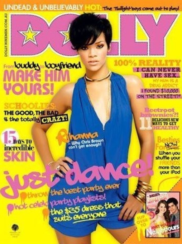 Rihanna at her Von De Replay Stage, rocking short hair back in 2008.