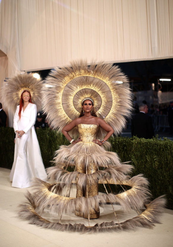 Naomi Osaka's Met Gala 2021 Dress: Photos – Hollywood Life