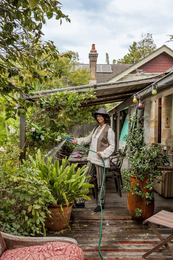 “We live on the verandah,” says Rachel. “So do lots of my exotic plants.” The couple enjoy entertaining here all year round.