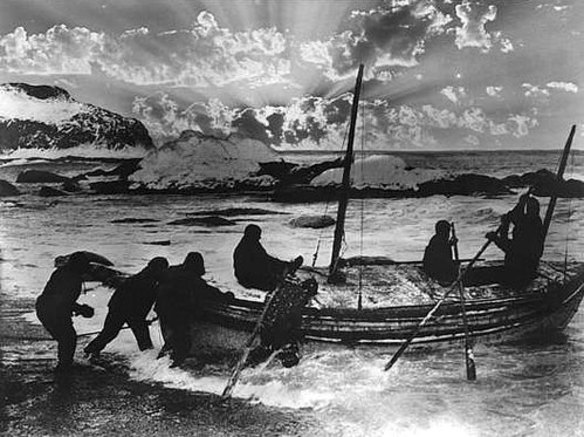 Frank Hurley's photographs capture Sir Ernest Shackleton's legendary ...