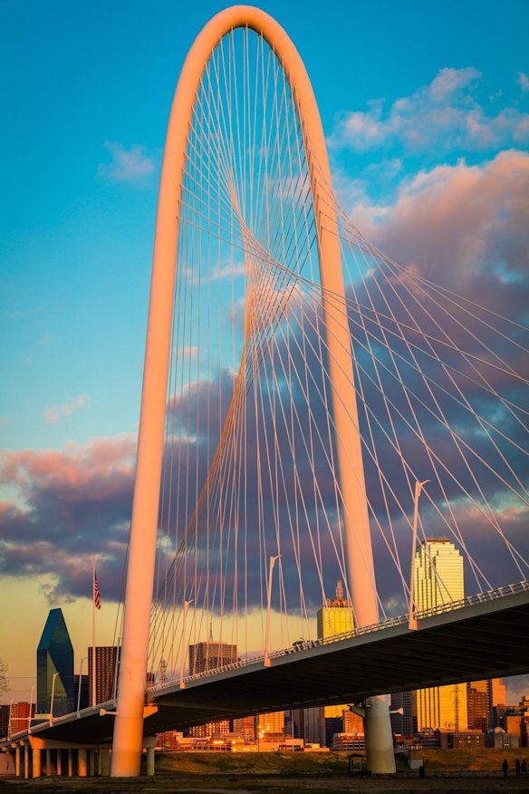 The Margaret Hunt Hill Bridge, Dallas, USA: This time the centrepiece is a giant, tight arch rising 136 metres above the Trinity River, that looks a little like a massive croquet hoop. When it opened in 2012, it instantly provided the Texan city with a new icon.