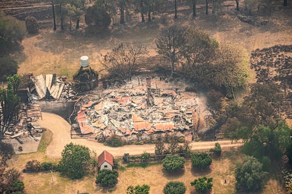 Images taken along Great Alpine Road in and around Sarsfield.