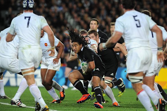 Ma'a Nonu runs with the ball.