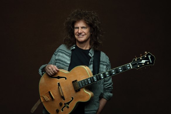Pat Metheny is sticking to the old routine of making music.