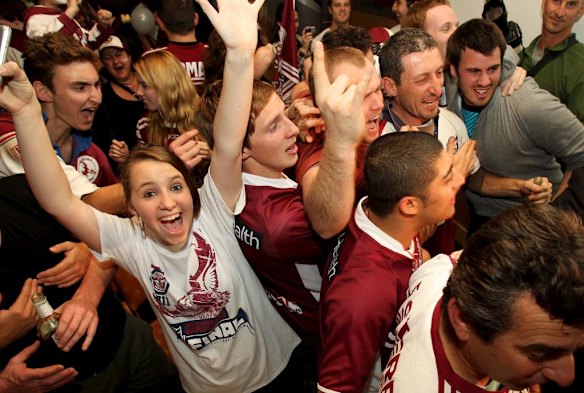 Manly Sea Eagles fans cheer their teams win at the Manly Leagues Club. 2nd October 2011.