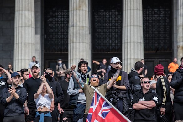 Thousands of people angry about vaccinations and Lockdowns shut down parts of the city and descended on the Shrine of Remembrance before being forced out by riot police. 