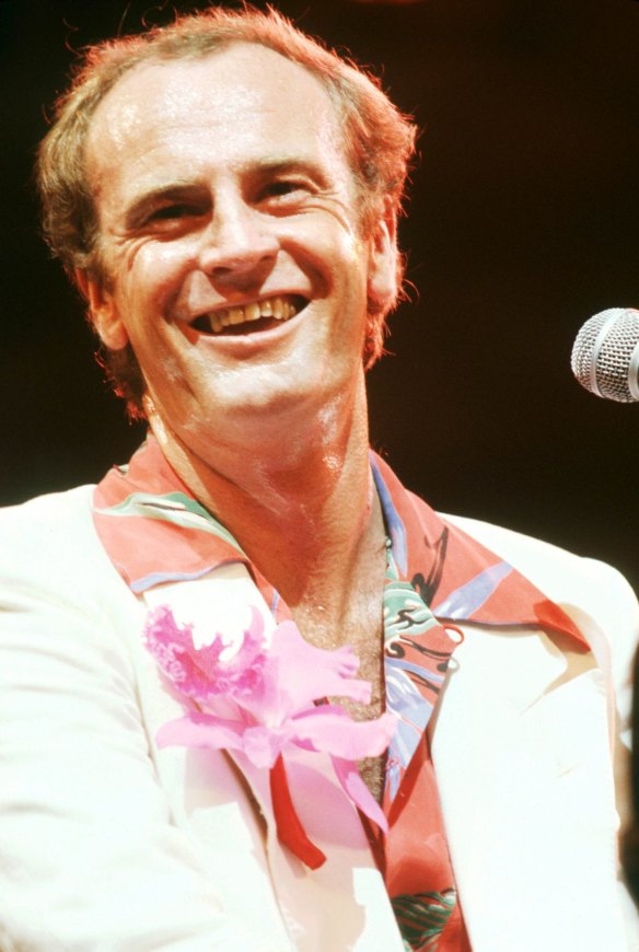 Peter Allen performs on stage, New York 1977. 