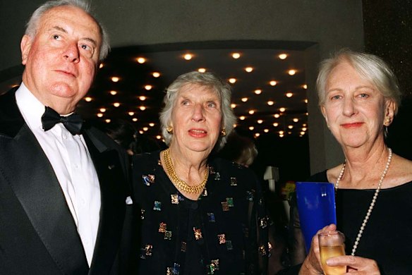 Gough and Margret Whitlam wit Australian actress Ruth Cracknell.
