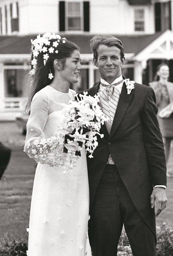 In the '60s, daisies in the bride's hair was definitely a trend.