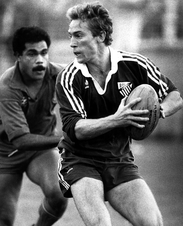 John Flett: Runs a US hedge fund.