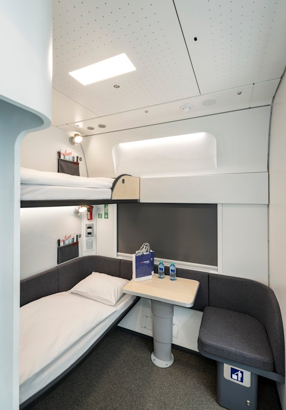 Nightjet trenlerindeki kabinler konforlu ve moderndir.